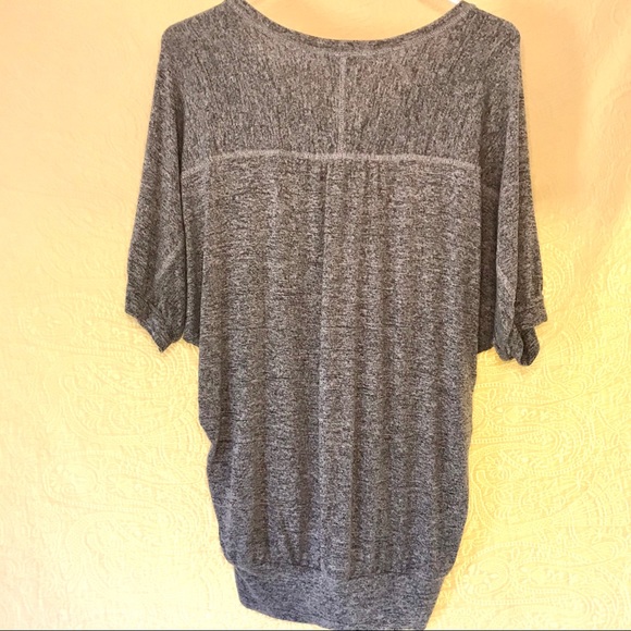comfy gray soft short sleeve top - incredibly soft & flattering. V neck - Picture 2 of 8